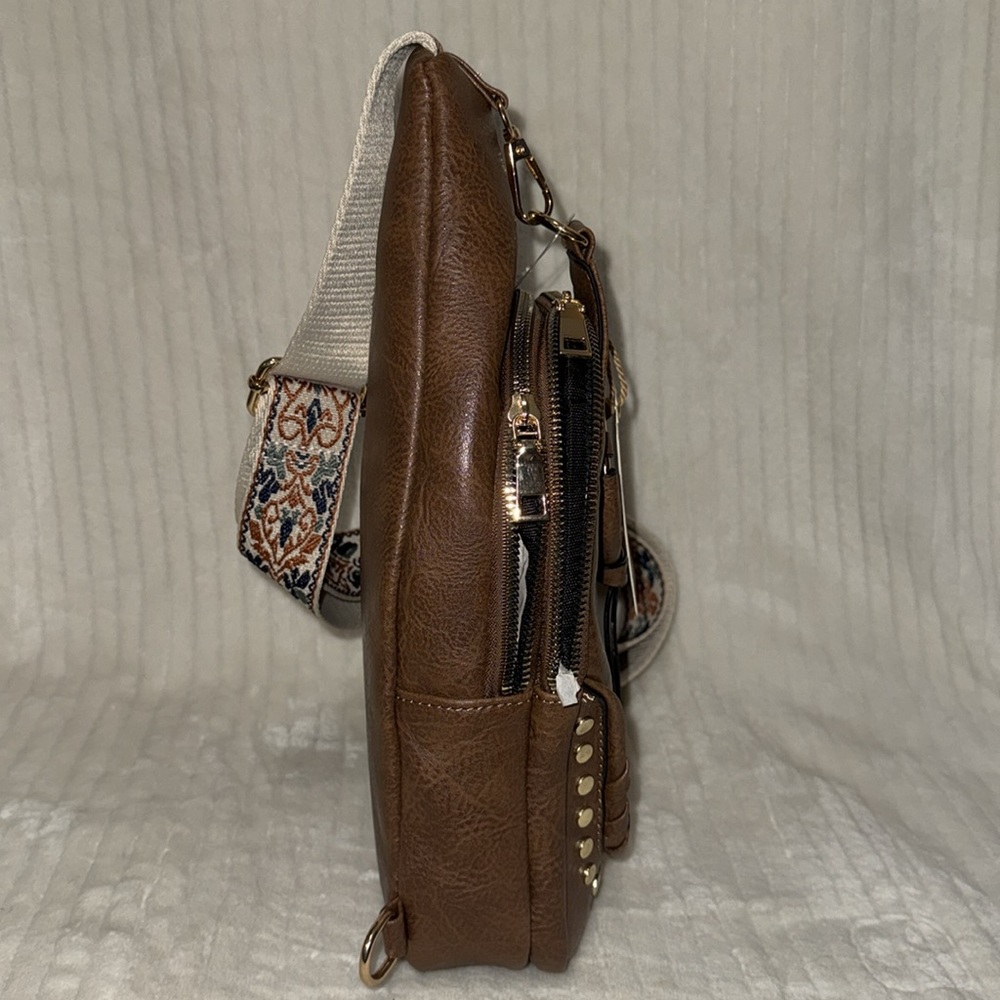 Brown Leather Crossbody Bag with Patterned Strap - Picture 5 of 13